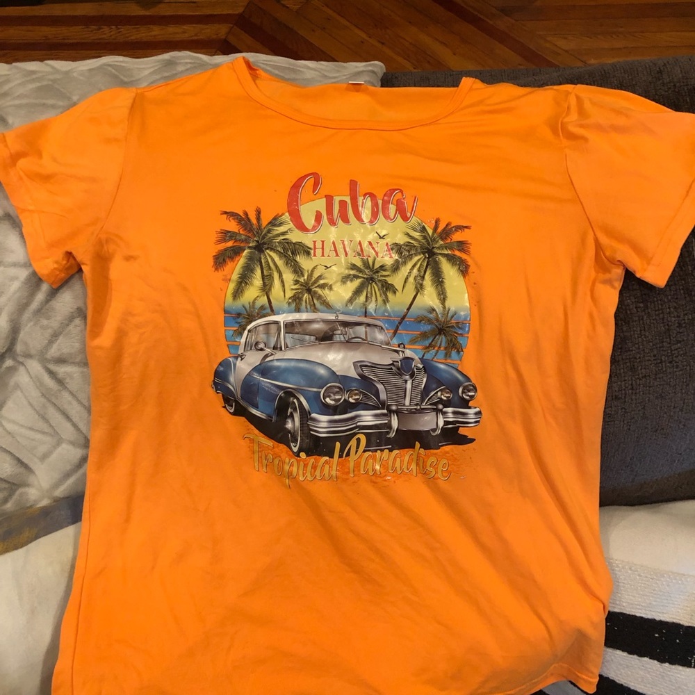 Fashion Nova graphic Tee Sz Small